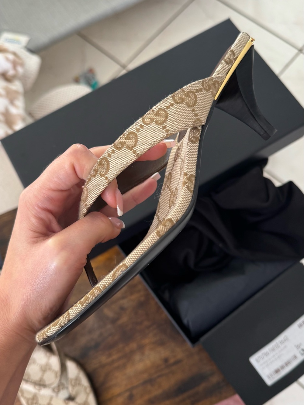 Gucci Beige Monogram Canvas Thong Mules - Picture 7 of 8